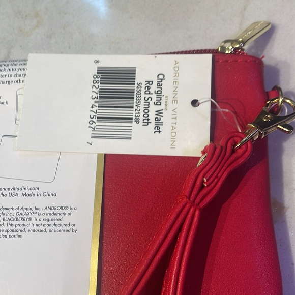 Adrienne Vittadini NWT Charging Wallet Red with gold logo & zipper black lining - Picture 4 of 9